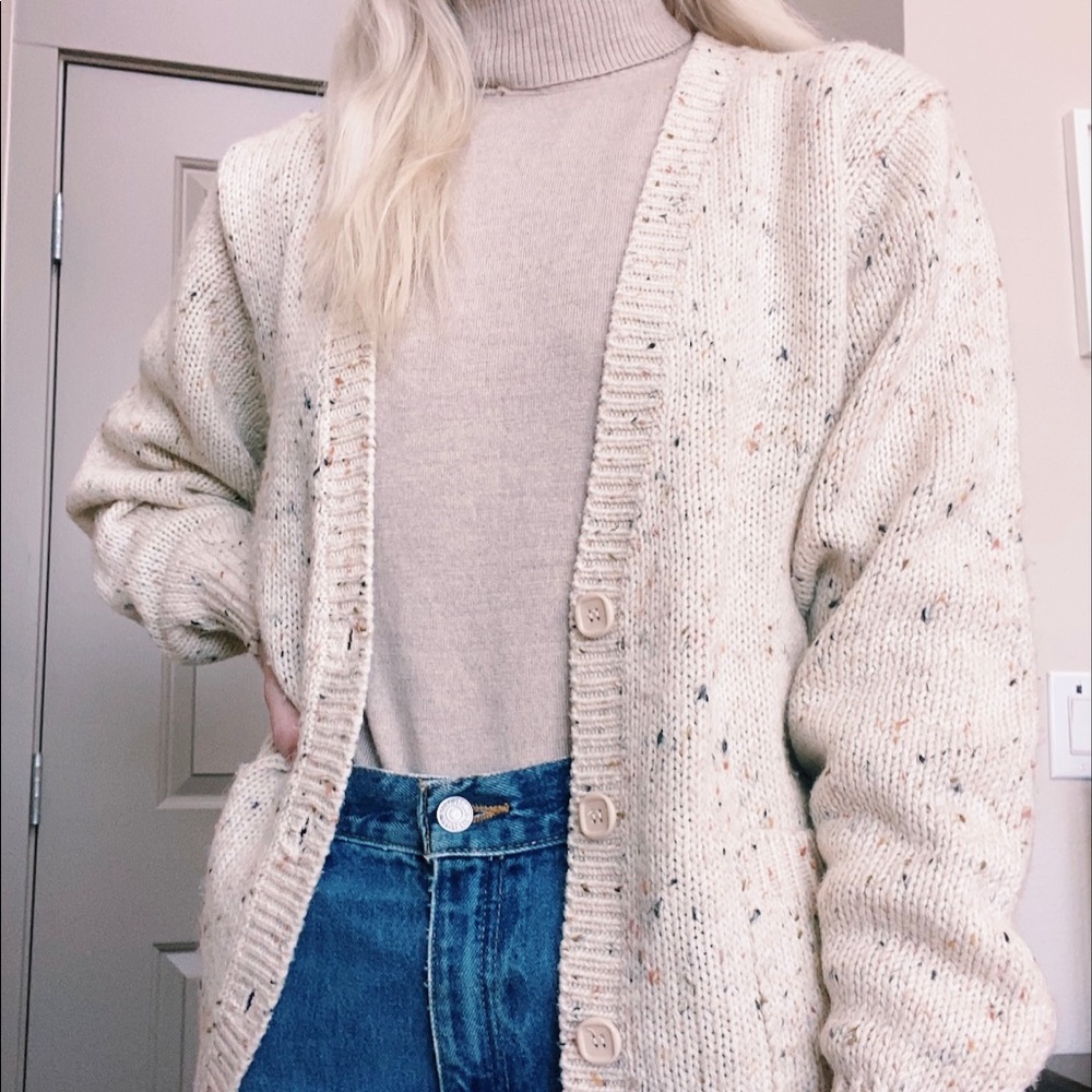 ⭐️Vintage cream colored Speckled Cardigan⭐️